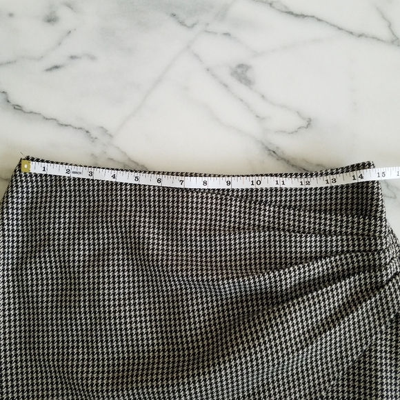 Nine West Womens M Ruched Pleated Mini Skirt Asymetric Houndstooth Plaid - Picture 8 of 9